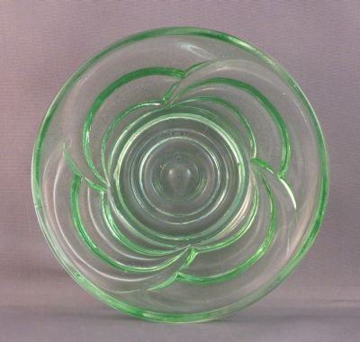 Bagley Osprey fruit bowl
Uranium. 1940s
Keywords: british;uranium;dessert;sold