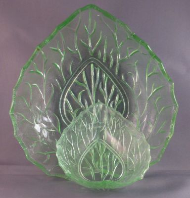 Bagley Leaf dessert bowl
Large and small
Keywords: pressed;table;sold;dessert
