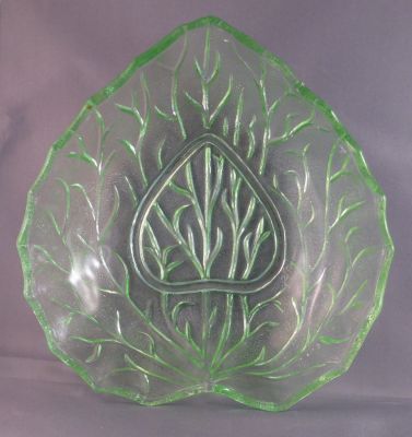 Bagley Leaf dessert bowl
Large 8.5 x 8.5 in
Keywords: pressed;table;sold;dessert