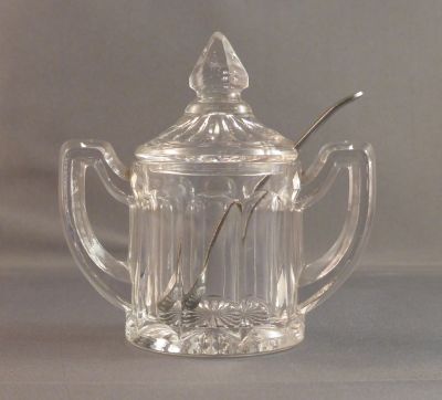 Bagley Queen's Choice 1122 mustard pot
Registered design No 698049 on inside. Registered 16 May 1923
Keywords: pressed;table;sold