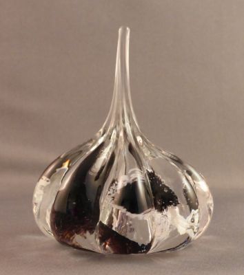 Caithness black and white ringstand
Dusk colourway but no range, c1985
Keywords: odd;sold;paperweight
