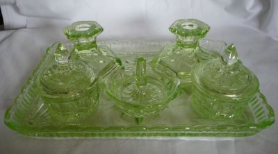 Dressing table set C
Unknown. Complete
Keywords: sold;pressed;bathbed