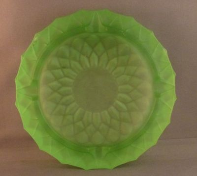 Chinese? blow-moulded green ashtray
17 cm diameter
Keywords: blown;sold;asia
