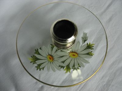 Chance Daisy
Rare plain-rim candlestick
Keywords: sold;enamelgilt;british;candle
