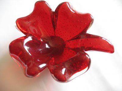 Ruby shamrock bowl
Cased in clear
Keywords: sold;blown