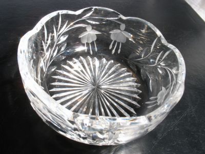 Stuart Cascade bowl
Fuchsias
Keywords: sold;blown;cut;table