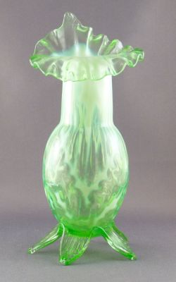 Victorian green uranium and opalescent Jack in the pulpit
Keywords: blown;vase