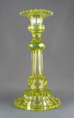 Percival Vickers? cog rim candlestick, yellow
Related to but not the same as cog-rim candlestick, green. 9 in
Keywords: british;pressed;candle