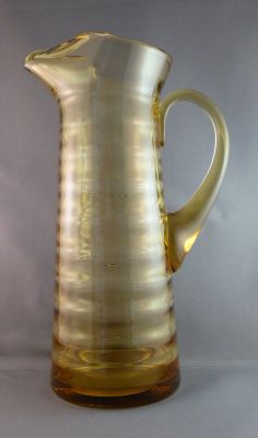 Light amber water set 
Large ribbed jug with ice lip 28 cm
Keywords: sold;barware