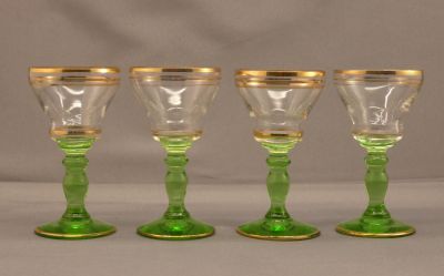 Green and gilded liqueur glass
Slight inconsistencies
Keywords: blown;czech;enamelgilt