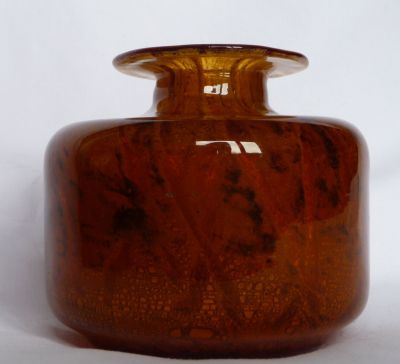 Malta Decorative Glass squat vase
"Ming" like pattern. Amber glass
Keywords: sold;blown;vase