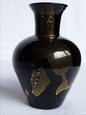 Stuart Strathearn Ebony and Gold small vase
Iestyn Davies. Unmarked
Keywords: sold;blown;vase