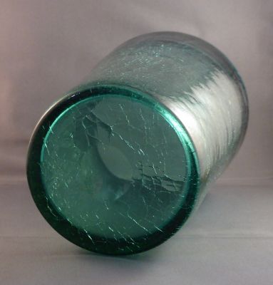 Teal blue crackle bucket vase
Polished pontil mark
Keywords: blown;british;vase