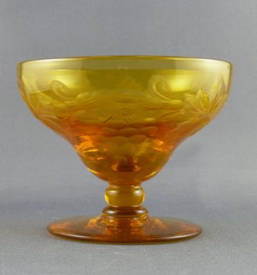 Amber uranium Stevens and Williams/Royal Brierley sundae dish
Engraved with vine leaves and grapes. Cairngorm amber uranium
Keywords: blown;british;cut;table