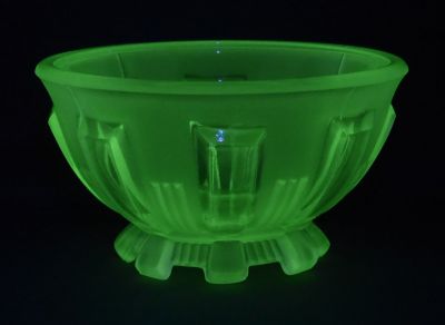 Walther Greta powder bowl
Under UV
Keywords: german;pressed;bathbed;sold
