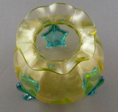 Webb Sunshine Amber posy
Uranium amber glass
Keywords: british;blown;vase