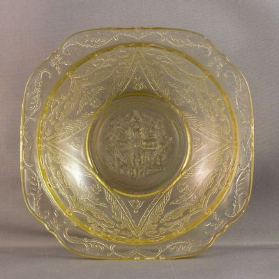 Federal Glass Madrid dessert bowl, amber
5 in
Keywords: table;sold;american;dessert
