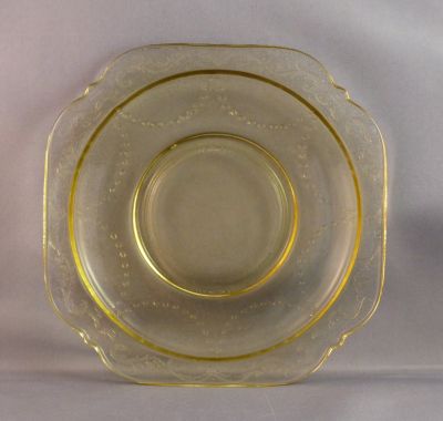 Federal Glass Madrid saucer, amber
6 in
Keywords: table;sold;american