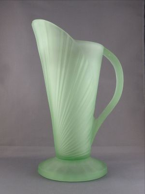 Bagley Sunburst vase
No. 3072 Large
Keywords: british;pressed;vase