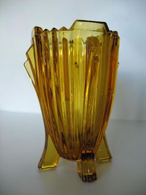 Bagley Bedford vase
Small
Keywords: sold;pressed;vase