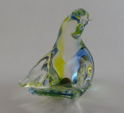 Dove
Clear with uranium and blue streaks
Keywords: murano;figure