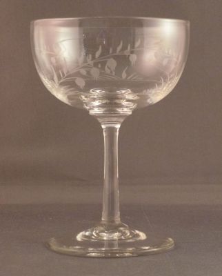 Champagne coupe, engraved
Lead crystal
Keywords: blown;cut;sold