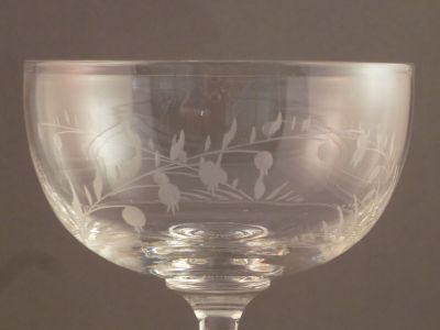 Champagne coupe, engraved
Bleeding heart plant engraving
Keywords: blown;cut;sold