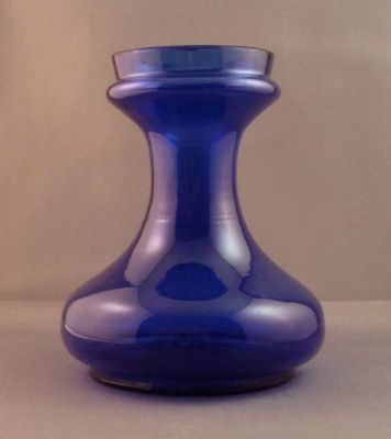Cobalt-blue Tye-shape hyacinth vase, A
Keywords: blown;vase