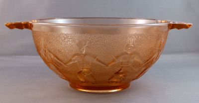 Breton dancers handled bowl
Unknown maker
Keywords: pressed;table;sold