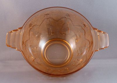 Breton dancers handled bowl
14.5 cm
Keywords: pressed;table;sold