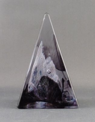 Caithness Pyramid, black and violet
Moulded with polished pontil mark. 1998
Keywords: british