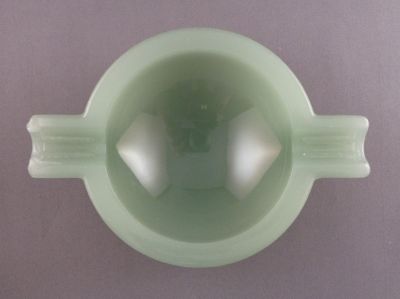 Chance winged ashtray, opaque green uranium
Designed by Robert Godden
Keywords: british;pressed;ash