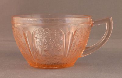 Jeannette Cherry blossom cup
Keywords: pressed;table;sold