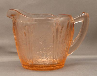 Jeannette Cherry blossom milk jug/creamer
Keywords: pressed;table;sold