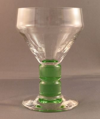 Cocktail glass
Chunky uranium stem
Keywords: barware;blown