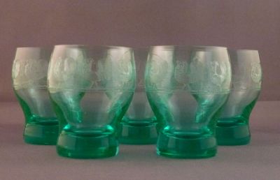 Cockerel needle etched shot glass
Fabulous colour for uranium glass
Keywords: barware;engraved