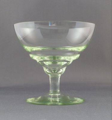 Uranium cocktail glass B
Keywords: blown;barware