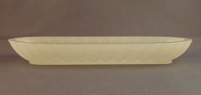 Murano uranium alabaster comb tray
Veritable Opaline de Murano? V. Nason? Sold in M&S
Keywords: pressed;murano;bathbed