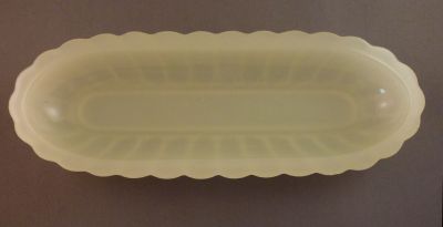 Murano uranium alabaster comb tray
Veritable Opaline de Murano? V. Nason? Sold in M&S
Keywords: murano;pressed;bathbed