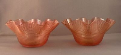 Ruby threaded finger bowl
Ribbed ruby threading over light amber
Keywords: blown;british;table;sold