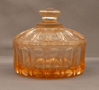Crystalor (Century Glass?) dressing table pot, large
Large
Keywords: bathbed;pressed;sold;british