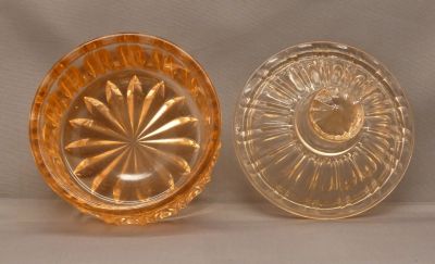 Crystalor (Century Glass?) dressing table pot, large
Keywords: bathbed;pressed;sold;british