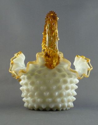 Harrach custard glass basket D
Ground pontil mark
Keywords: blown;vase