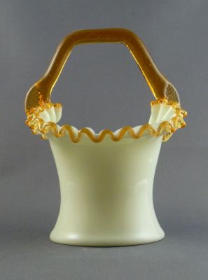 Custard glass basket E
Keywords: blown;vase