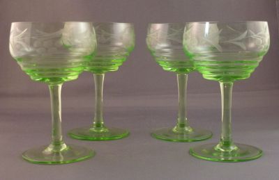 Engraved cocktail glass B
Keywords: barware;blown