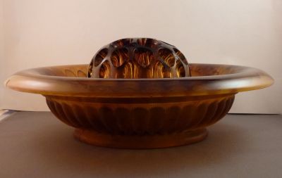 Davidson 1910D bowl with no. 5 block in amber cloud
Two-piece set
Keywords: pressed;vase