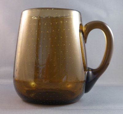 Dark amber, 1 pint, controlled bubble beer mug
12 x 10 cm. Likely British
Keywords: british;barware