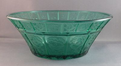 Jeannette Doric and Pansy large berry bowl 
Side view
Keywords: sold;table;american;pressed;dessert