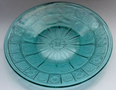 Jeannette Doric and Pansy sherbert
6-in plate. Ultramarine aka teal. Contains uranium
Keywords: uranium;sold;pressed;table