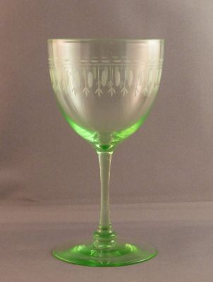 Frieze engraved wine glass
Very fine lead crystal, polished pontil mark
Keywords: barware;cut